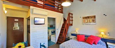 Chambres et studios 1 à 4 personnes à l'hôtel de la Plage, hôtel de charme avec piscine, accès direct plage sur l'île d'Oléron - Charente Maritime